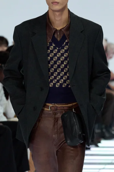 Look 35